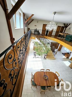 Maison - 360 m² - 10 pièces
