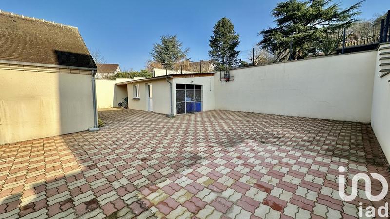 Maison - 228 m² - 8 pièces