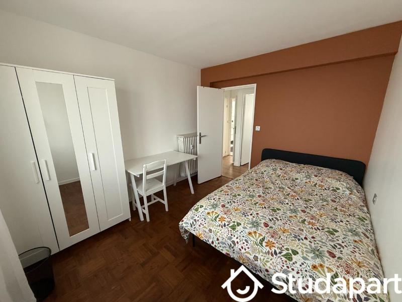 Chambre - 10 m² - 1 pièce