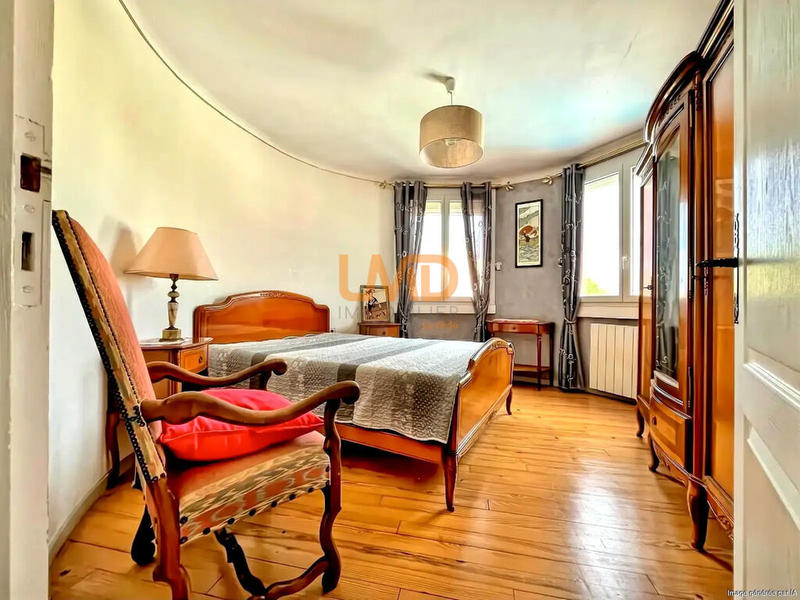 Maison - 160 m² - 8 pièces