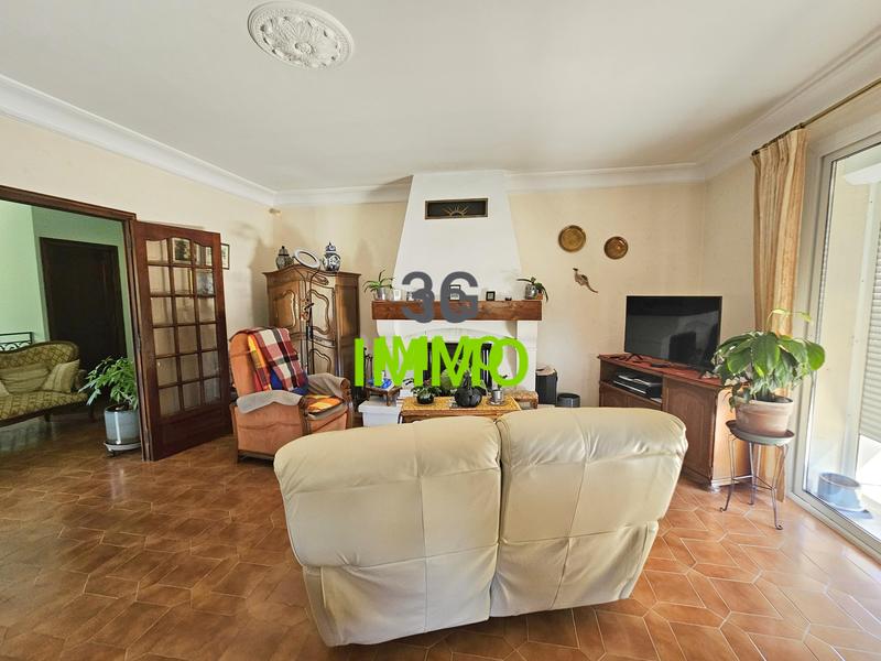 Maison traditionnelle - 201 m² - 8 pièces