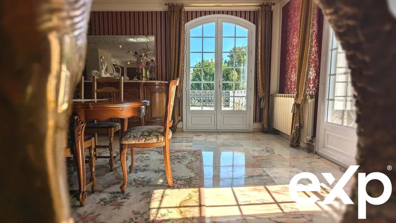 Maison traditionnelle - 175 m² - 8 pièces