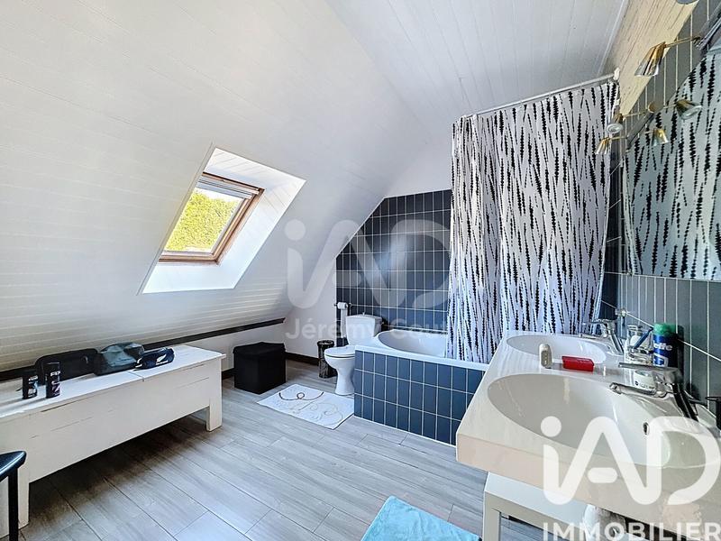 Maison - 201 m² - 9 pièces