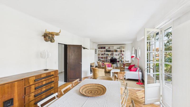 Demeure - 285 m² - 8 pièces