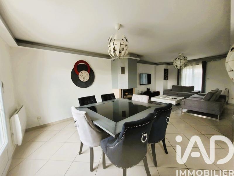 Maison - 140 m² - 6 pièces