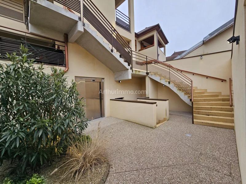 Appartement - 85 m² - 3 pièces