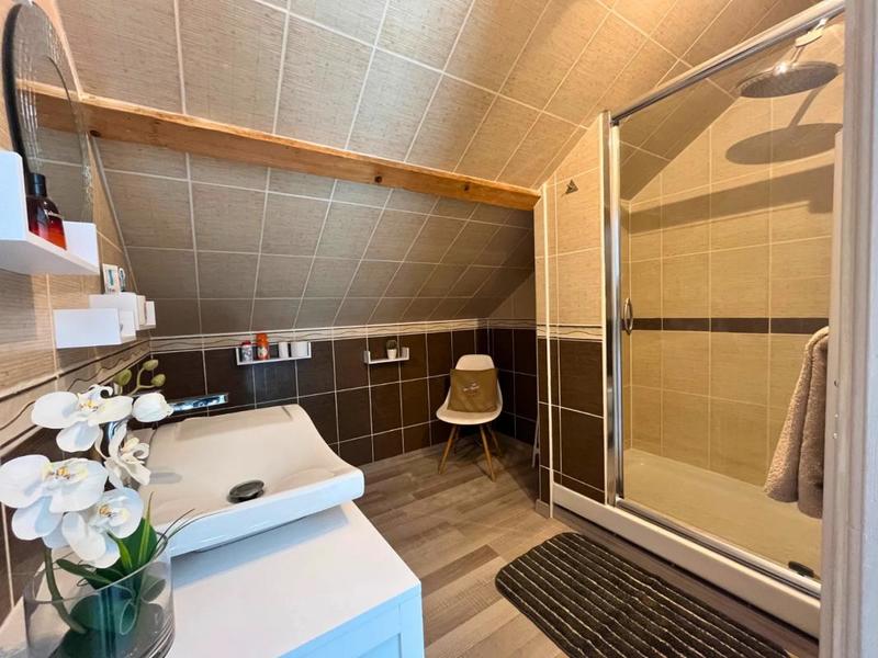 Maison - 275 m² - 7 pièces