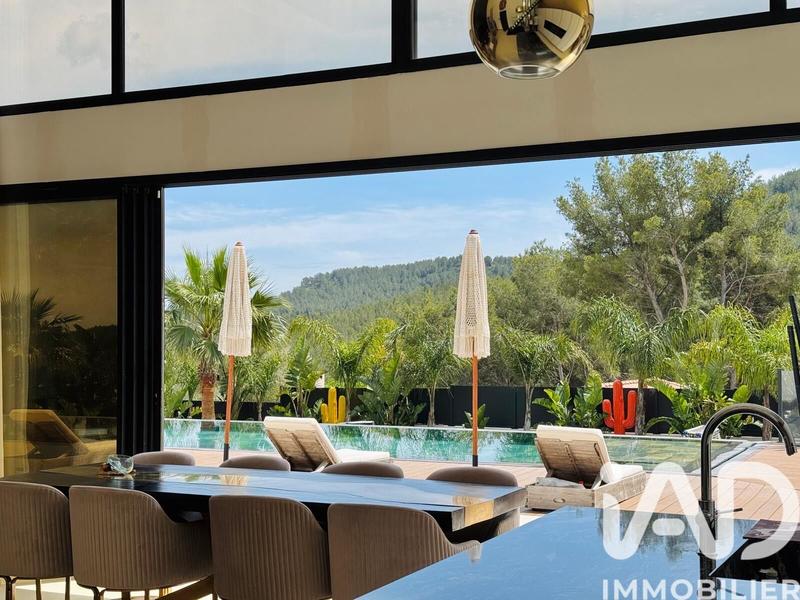 Maison - 190 m² - 7 pièces