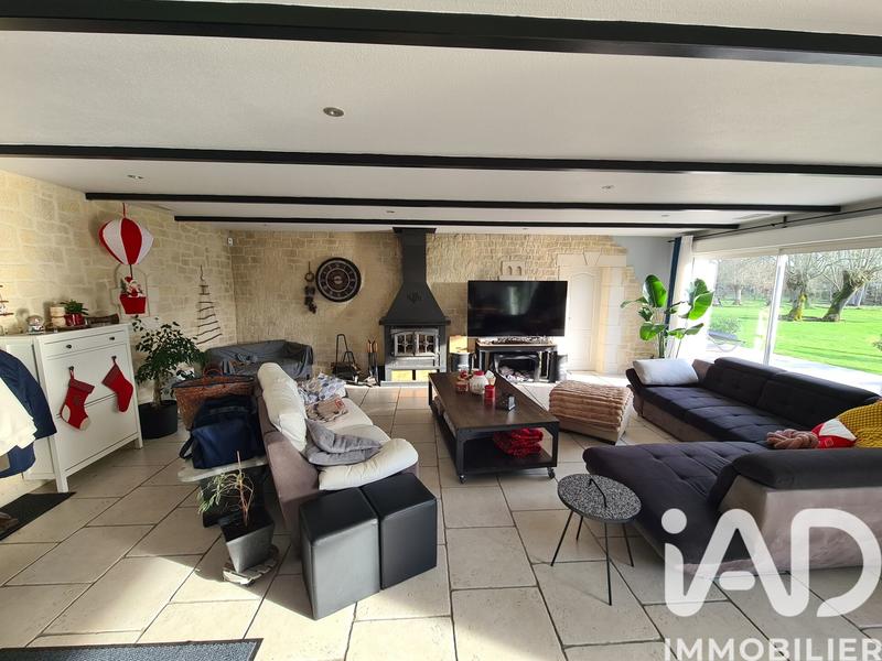 Maison - 213 m² - 9 pièces