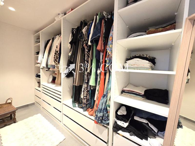 Loft - 144 m² - 5 pièces