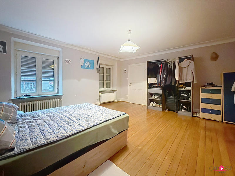 Maison - 220 m² - 8 pièces