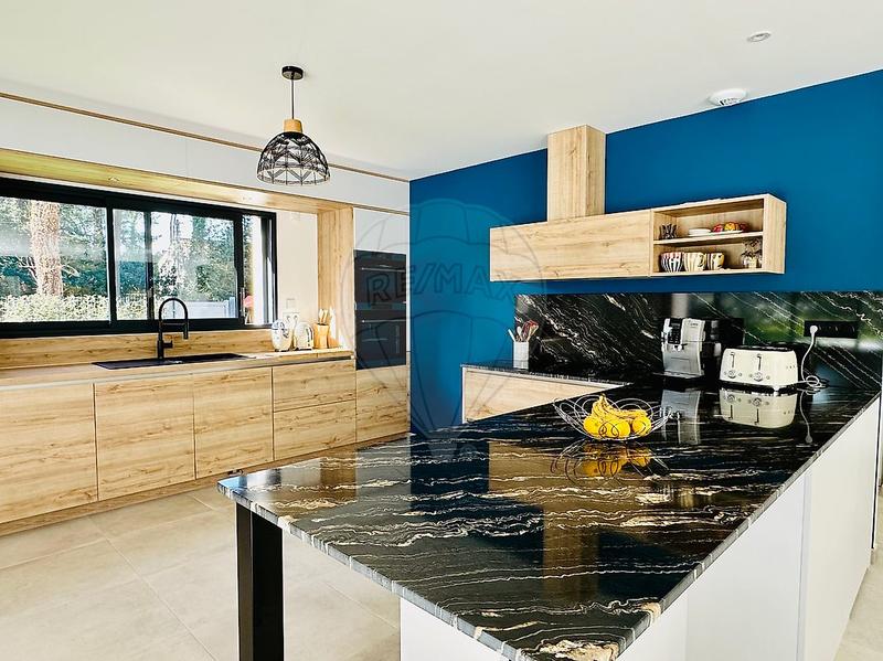 Maison - 178 m² - 5 pièces