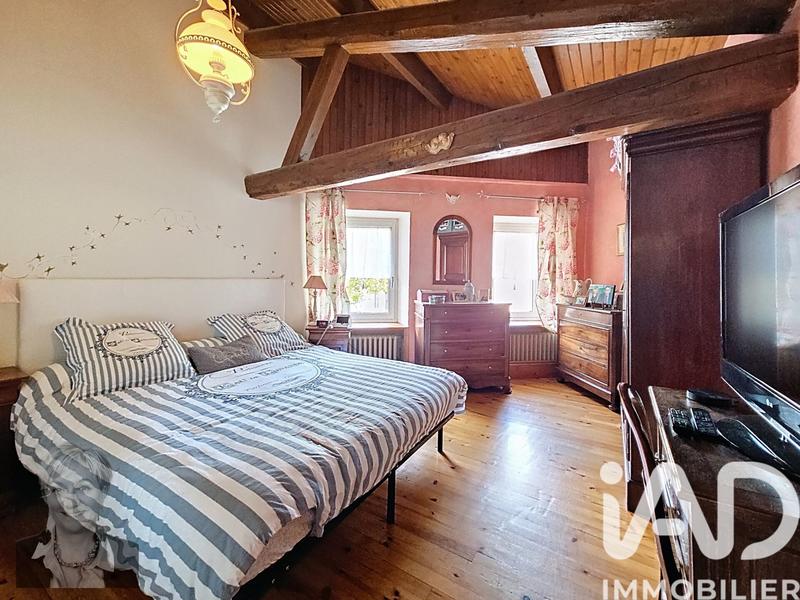 Maison - 228 m² - 8 pièces