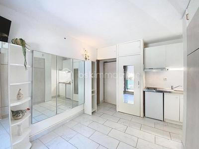 Studio - 16 m² - 1 pièce