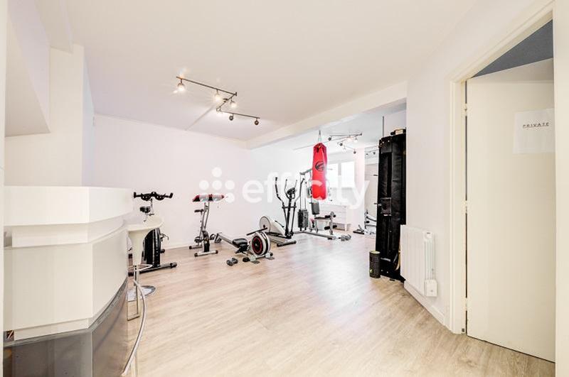 Maison de ville - 335 m² - 7 pièces