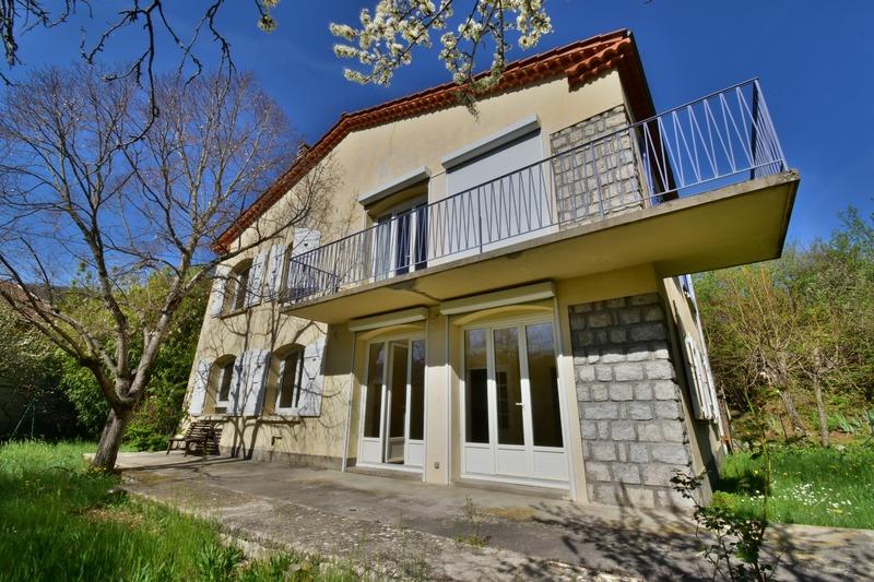 Maison - 158 m² - 6 pièces