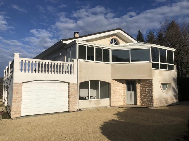 Maison - 205 m² - 7 pièces