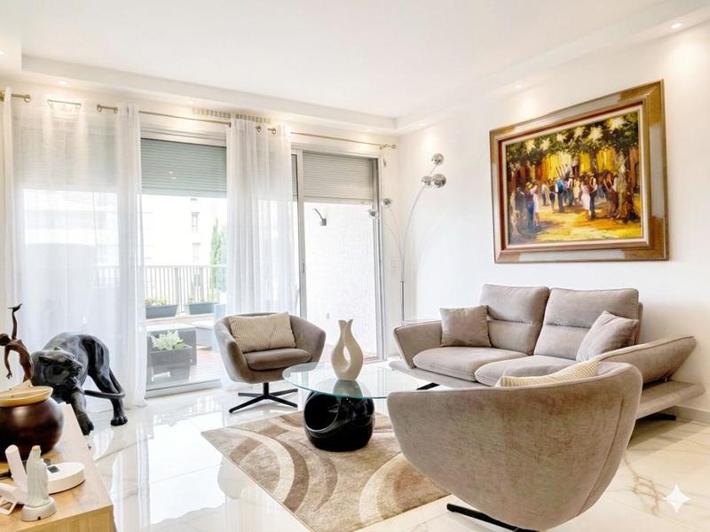 Appartement - 95 m² - 4 pièces