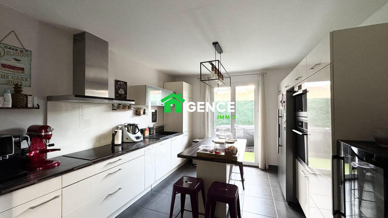 Maison - 101 m² - 4 pièces