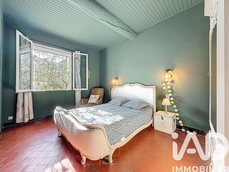 Maison - 225 m² - 9 pièces