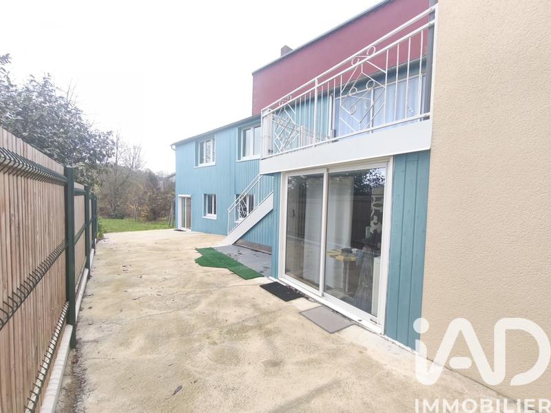 Maison - 250 m² - 8 pièces