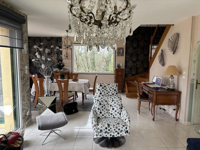 Maison traditionnelle - 128 m² - 6 pièces