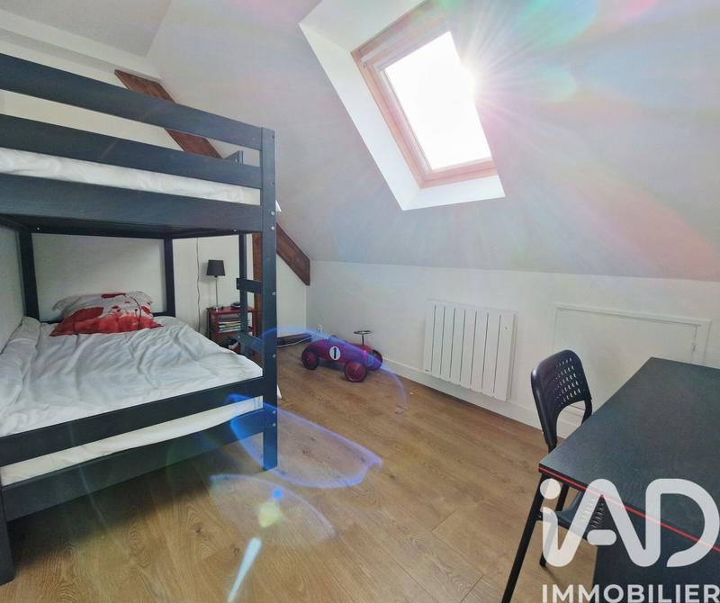 Maison - 222 m² - 12 pièces