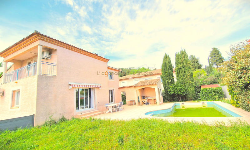 Villa - 180 m² - 7 pièces