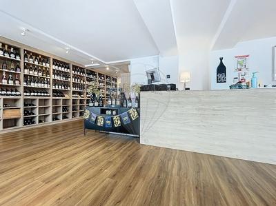 Magasins - 97 m² - 4 pièces