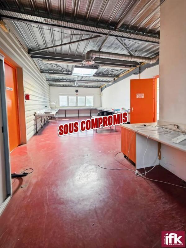 Local commercial - 233 m²