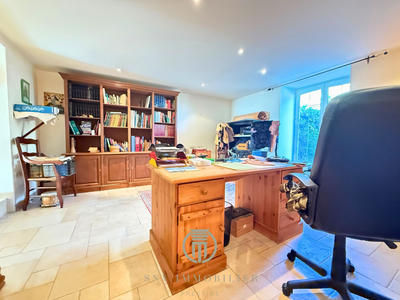 Maison - 301 m² - 8 pièces