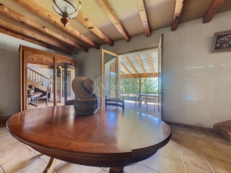 Maison - 230 m² - 6 pièces