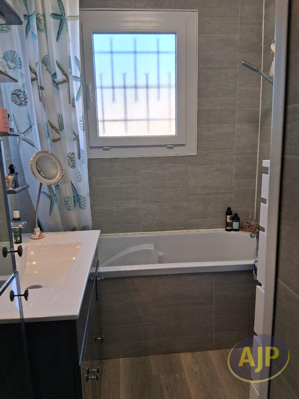 Maison - 83 m² - 5 pièces