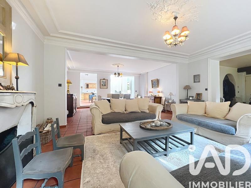 Maison - 290 m² - 8 pièces