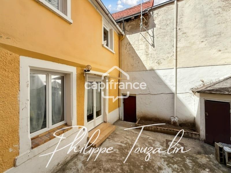 Maison - 220 m² - 14 pièces