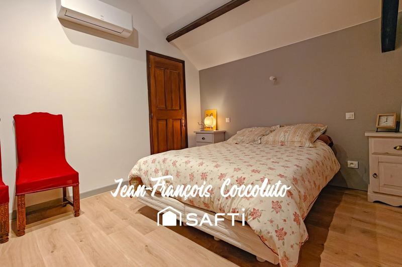 Maison - 218 m² - 6 pièces