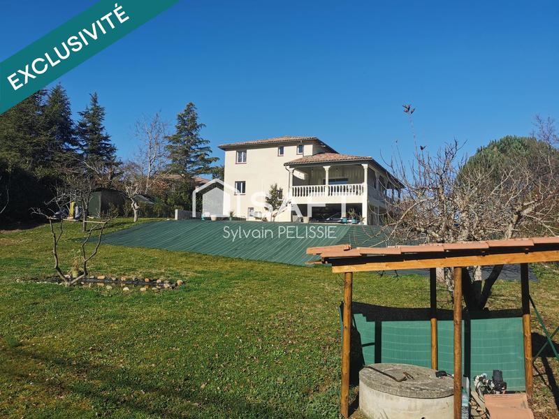 Maison - 200 m² - 7 pièces