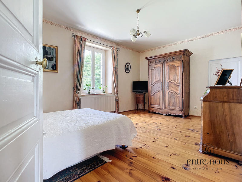 Maison - 254 m² - 9 pièces