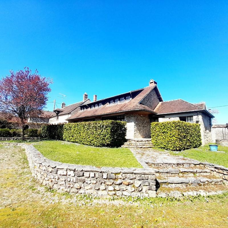 Maison ancienne - 265 m² - 8 pièces