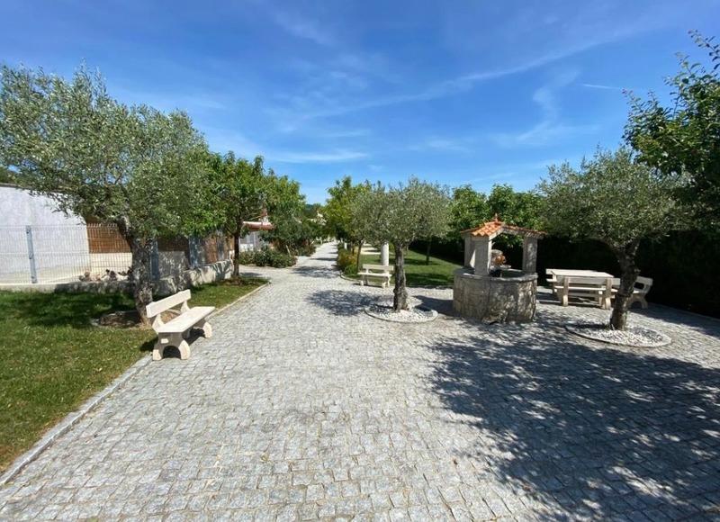 Propriété - 869 m² - 22 pièces