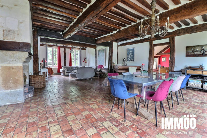 Maison - 268 m² - 12 pièces