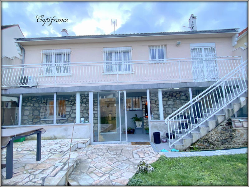 Maison - 250 m² - 9 pièces