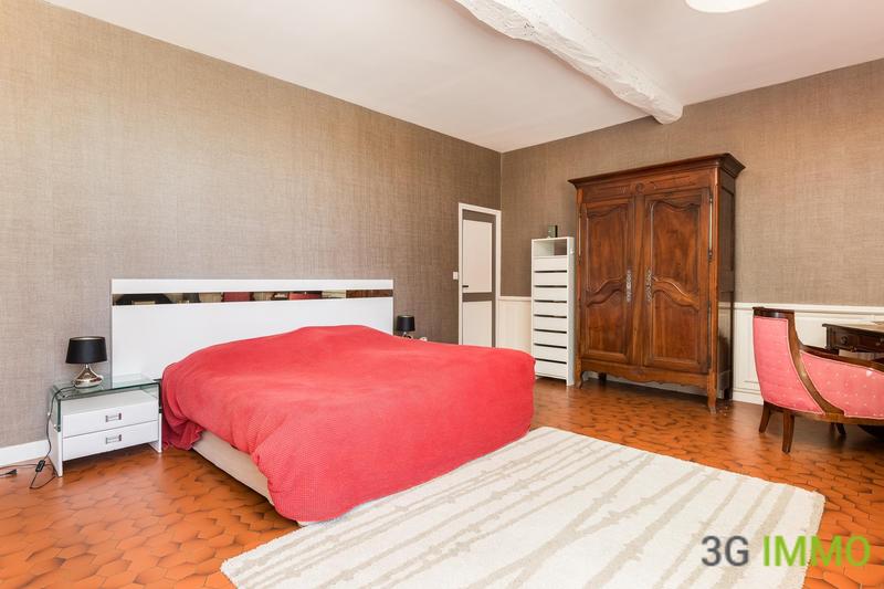 Demeure - 340 m² - 9 pièces