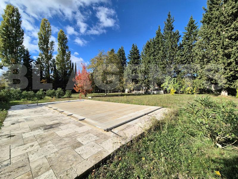 Maison - 215 m² - 7 pièces