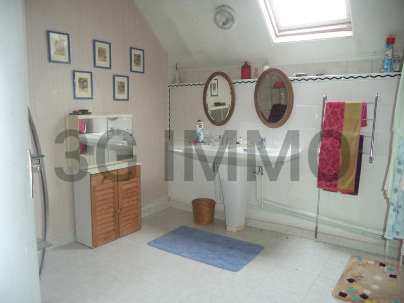 Maison - 190 m² - 8 pièces