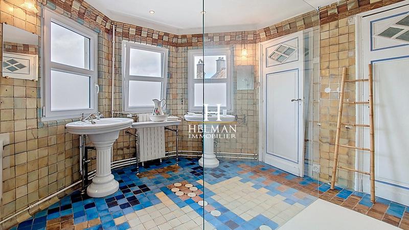 Maison - 433 m² - 12 pièces