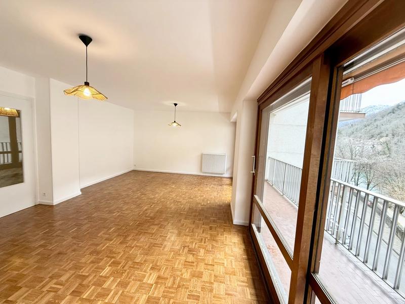 Appartement - 122 m² - 4 pièces