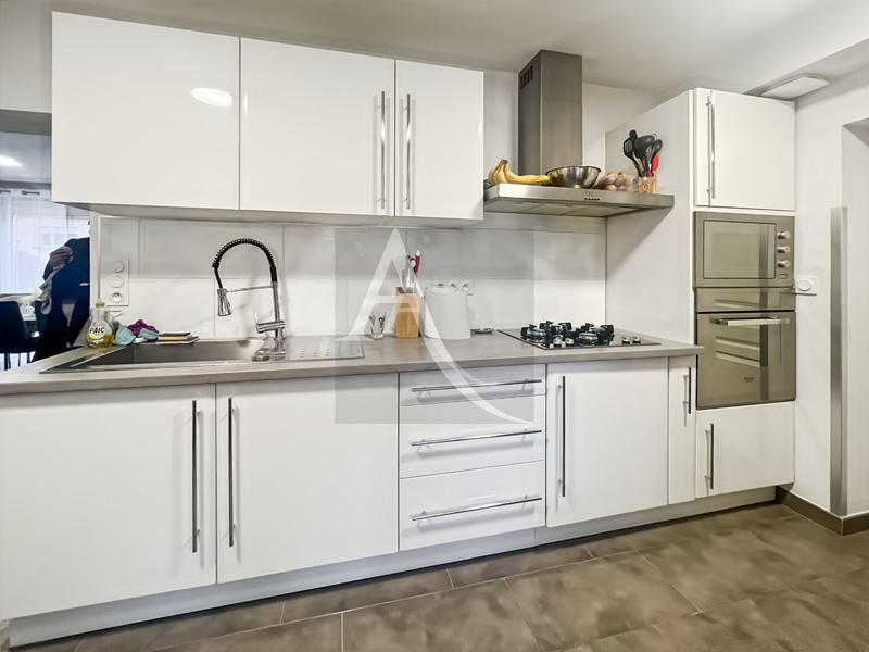 Maison - 110 m² - 6 pièces