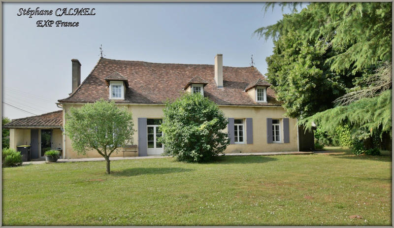 Maison - 305 m² - 14 pièces