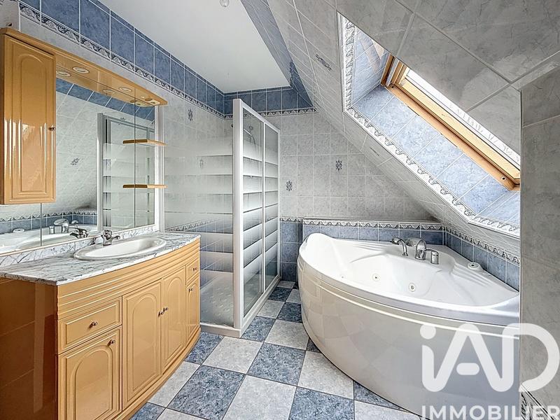 Maison - 165 m² - 8 pièces